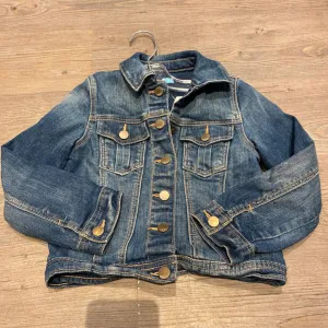 Gap medium wash jean jacket 5Y